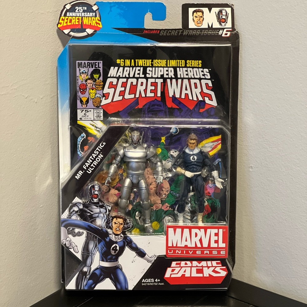 Marvel Secret Wars 25th Anniversary Comic Pack comic book and Action Figures
